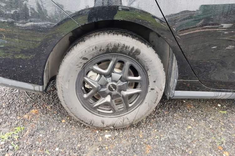 Used BYD Seal 05 DM-i 2025 DM-i Smart Drive 55KM Luxury Model Right Rear Wheel Hub
