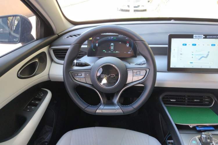 Used BYD Seal 05 DM-i 2025 DM-i Smart Drive 55KM Luxury Model Steering Wheel