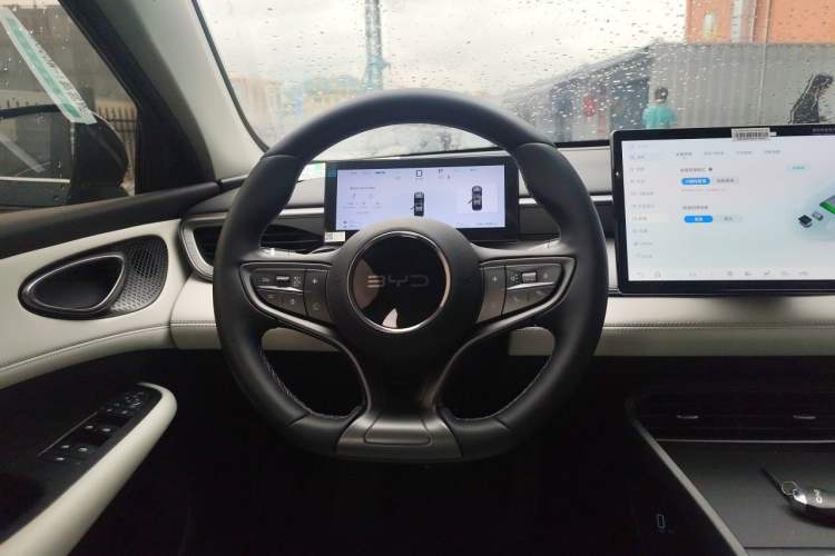 Used BYD Seal 05 DM-i 2025 DM-i Intelligent Drive 120KM Flagship Model Steering Wheel