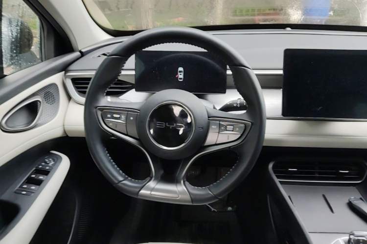 Used BYD Seal 05 DM-i 2025 DM-i Smart Drive 55KM Luxury Model Steering Wheel