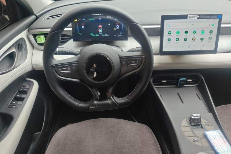 Used BYD Seal 05 DM-i 2025 DM-i Smart Drive 55KM Luxury Model Steering Wheel