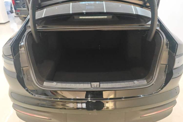 Used BYD Seal 05 DM-i 2025 DM-i Smart Drive 55KM Luxury Model Trunk