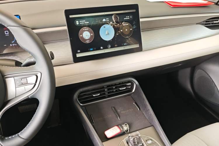 Used BYD Seal 05 DM-i 2025 DM-i Smart Drive 55KM Luxury Model Audio And AC Panel