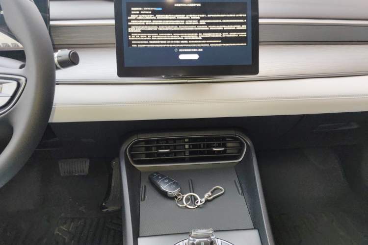 Used BYD Seal 05 DM-i 2025 DM-i Smart Drive 55KM Luxury Model Audio And AC Panel