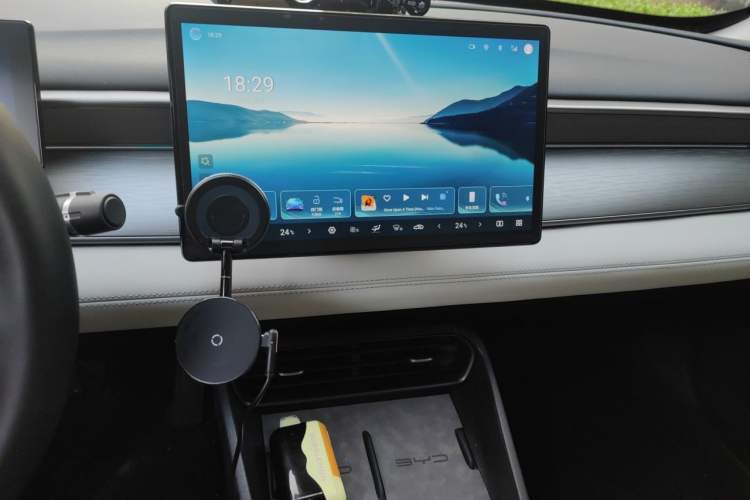 Used BYD Seal 05 DM-i 2025 DM-i Intelligent Drive 120KM Flagship Model Audio And AC Panel
