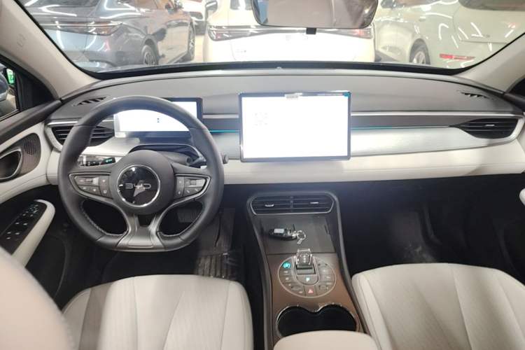 Used BYD Seal 05 DM-i 2025 DM-i Intelligent Drive 120KM Flagship Model Center Console
