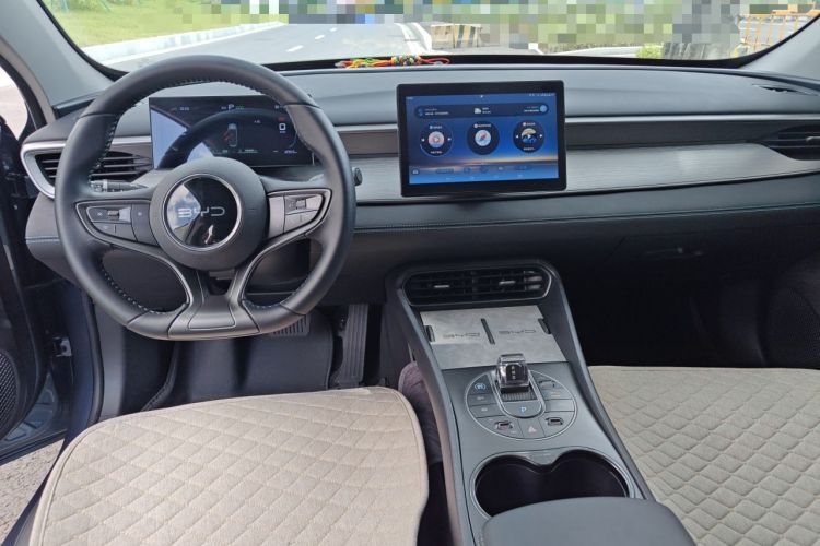 Used BYD Seal 05 DM-i 2025 DM-i Smart Drive 55KM Luxury Model Center Console