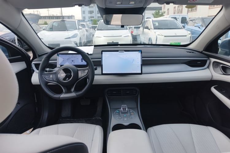 Used BYD Seal 05 DM-i 2025 DM-i Intelligent Drive 120KM Flagship Model Center Console