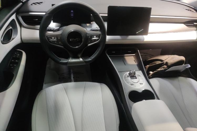 Used BYD Seal 05 DM-i 2025 DM-i Intelligent Drive 120KM Flagship Model Center Console