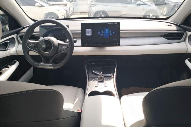 Used BYD Seal 05 DM-i 2025 DM-i Intelligent Drive 120KM Flagship Model Center Console