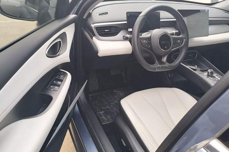 Used BYD Seal 05 DM-i 2025 DM-i Intelligent Drive 120KM Flagship Model Driver Seat