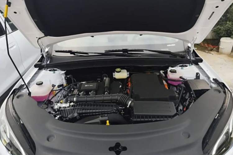 Used BYD Seal 05 DM-i 2025 DM-i Smart Drive 55KM Luxury Model Engine Bay