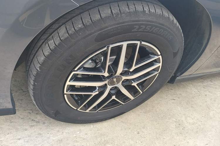 Used BYD Seal 05 DM-i 2025 DM-i Intelligent Drive 120KM Flagship Model Exterior 4