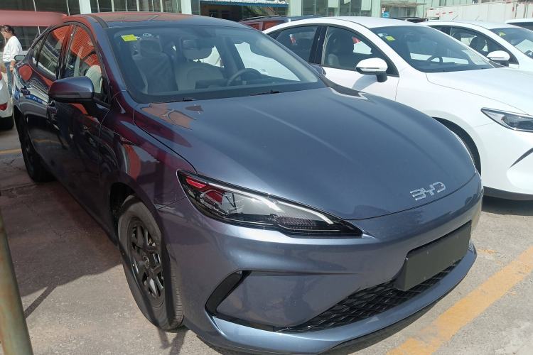 Used BYD Seal 05 DM-i 2025 DM-i Smart Drive 55KM Luxury Model Front Right 45 Deg
