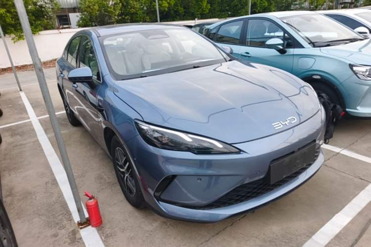 Used BYD Seal 05 DM-i 2025 DM-i Intelligent Drive 120KM Flagship Model Front Right 45 Deg