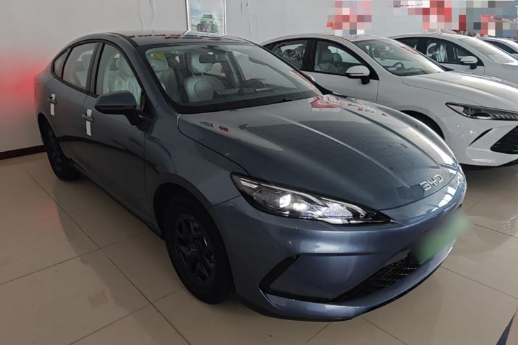 Used BYD Seal 05 DM-i 2025 DM-i Smart Drive 55KM Luxury Model Front Right 45 Deg