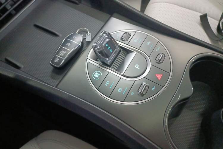 Used BYD Seal 05 DM-i 2025 DM-i Intelligent Drive 120KM Flagship Model Gear Lever