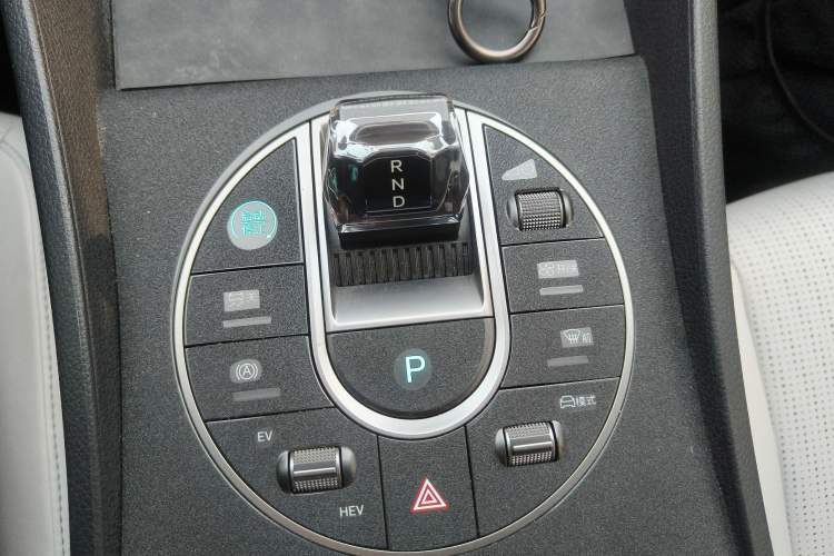 Used BYD Seal 05 DM-i 2025 DM-i Smart Drive 55KM Luxury Model Gear Lever