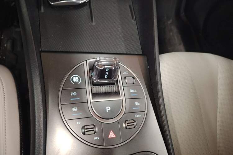Used BYD Seal 05 DM-i 2025 DM-i Intelligent Drive 120KM Flagship Model Gear Lever