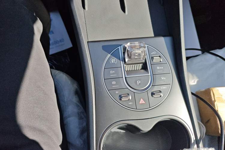 Used BYD Seal 05 DM-i 2025 DM-i Smart Drive 55KM Luxury Model Gear Lever