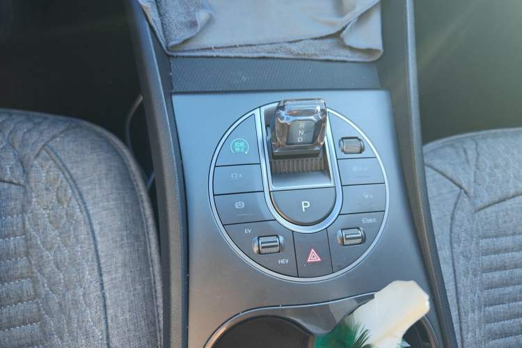 Used BYD Seal 05 DM-i 2025 DM-i Smart Drive 55KM Luxury Model Gear Lever