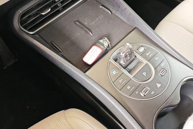 Used BYD Seal 05 DM-i 2025 DM-i Smart Drive 55KM Luxury Model Gear Lever