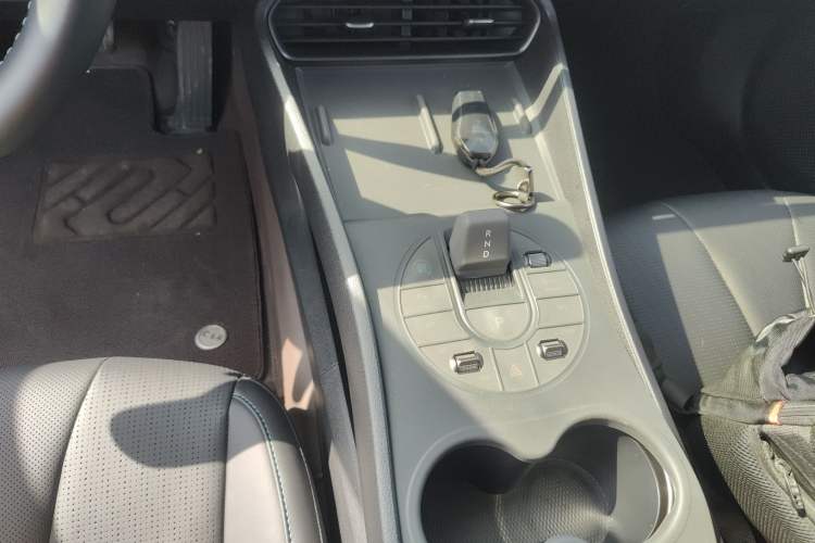 Used BYD Seal 05 DM-i 2025 DM-i Intelligent Drive 120KM Flagship Model Gear Lever