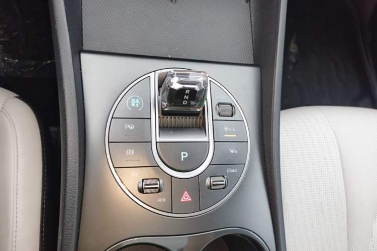 Used BYD Seal 05 DM-i 2025 DM-i Intelligent Drive 120KM Flagship Model Gear Lever