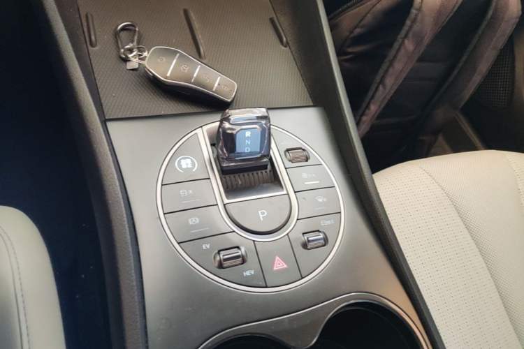 Used BYD Seal 05 DM-i 2025 DM-i Smart Drive 55KM Luxury Model Gear Lever