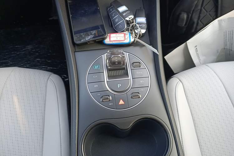 Used BYD Seal 05 DM-i 2025 DM-i Smart Drive 55KM Luxury Model Gear Lever