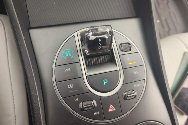 Used BYD Seal 05 DM-i 2025 DM-i Intelligent Drive 120KM Flagship Model Gear Lever
