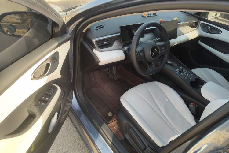 Used BYD Seal 05 DM-i 2025 DM-i Smart Drive 55KM Luxury Model Interior 3