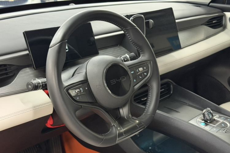 Used BYD Seal 05 DM-i 2025 DM-i Smart Drive 55KM Luxury Model Interior 3