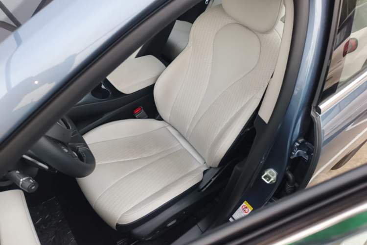 Used BYD Seal 05 DM-i 2025 DM-i Intelligent Drive 120KM Flagship Model Left Front Seat
