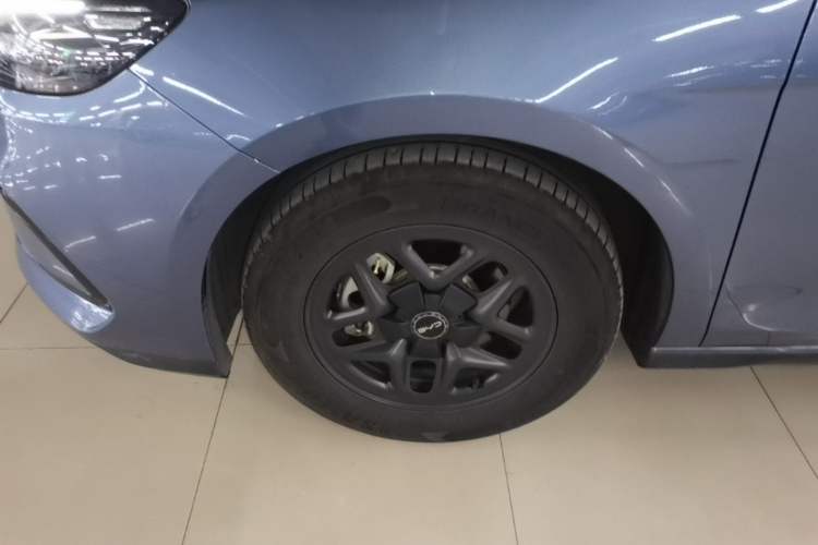 Used BYD Seal 05 DM-i 2025 DM-i Smart Drive 55KM Luxury Model Left Front Wheel Hub