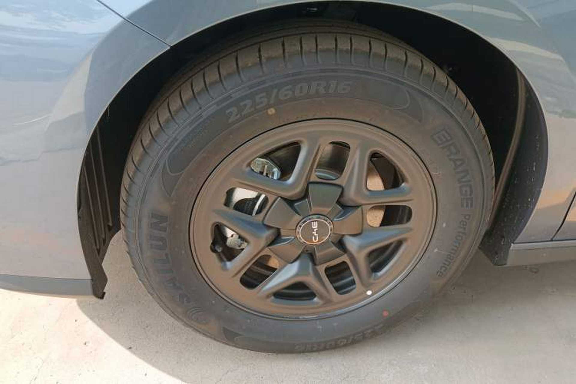 Used BYD Seal 05 DM-i 2025 DM-i Smart Drive 55KM Luxury Model Left Front Wheel Hub