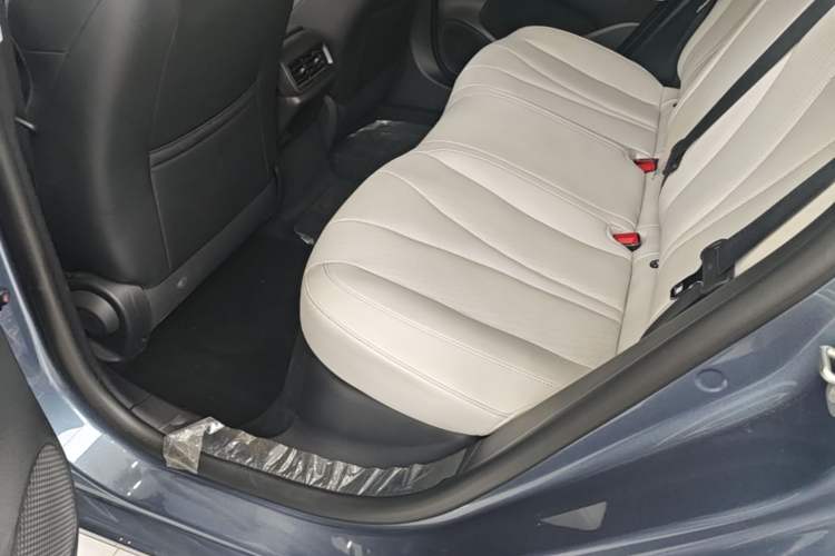 Used BYD Seal 05 DM-i 2025 DM-i Smart Drive 55KM Luxury Model Left Rear Seat
