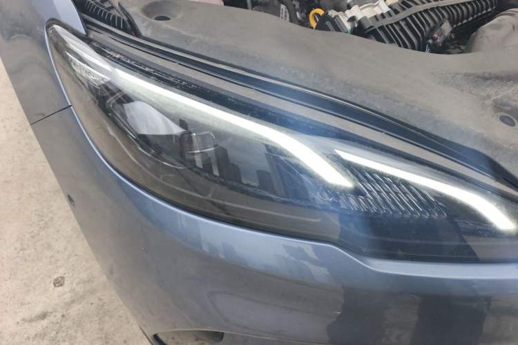 Used BYD Seal 05 DM-i 2025 DM-i Intelligent Drive 120KM Flagship Model Right Front Headlight