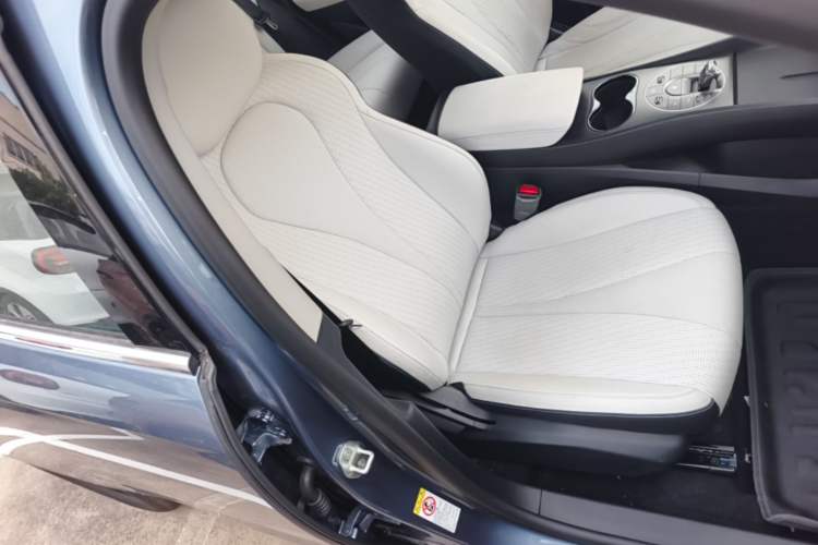 Used BYD Seal 05 DM-i 2025 DM-i Intelligent Drive 120KM Flagship Model Right Front Seat