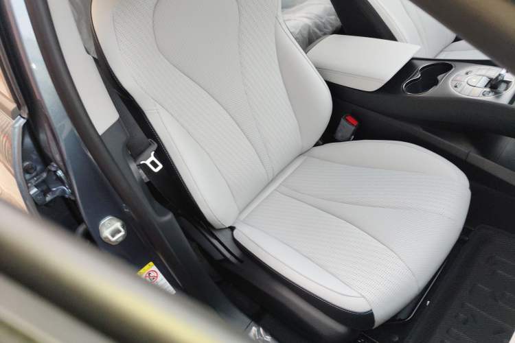 Used BYD Seal 05 DM-i 2025 DM-i Smart Drive 55KM Luxury Model Right Front Seat