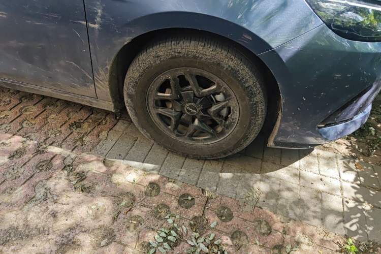 Used BYD Seal 05 DM-i 2025 DM-i Smart Drive 55KM Luxury Model Right Front Wheel Hub