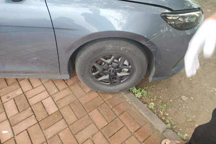 Used BYD Seal 05 DM-i 2025 DM-i Smart Drive 55KM Luxury Model Right Front Wheel Hub
