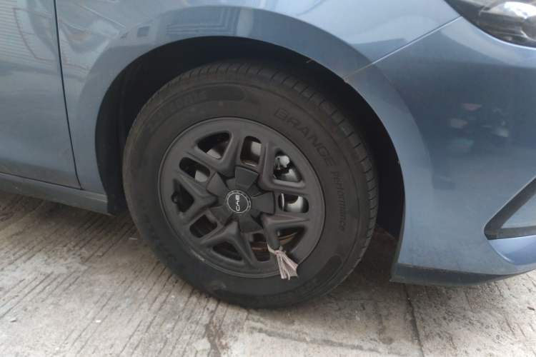 Used BYD Seal 05 DM-i 2025 DM-i Smart Drive 55KM Luxury Model Right Front Wheel Hub