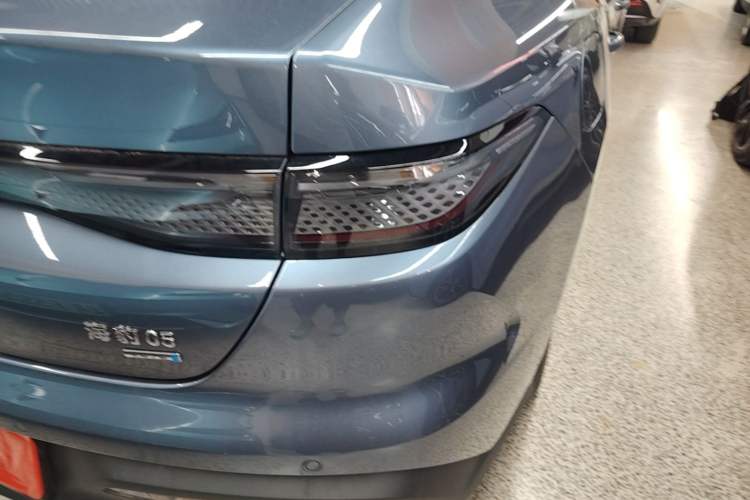 Used BYD Seal 05 DM-i 2025 DM-i Intelligent Drive 120KM Flagship Model Right Rear Taillight