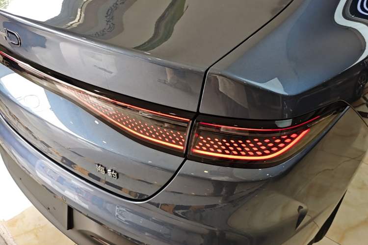 Used BYD Seal 05 DM-i 2025 DM-i Smart Drive 55KM Luxury Model Right Rear Taillight