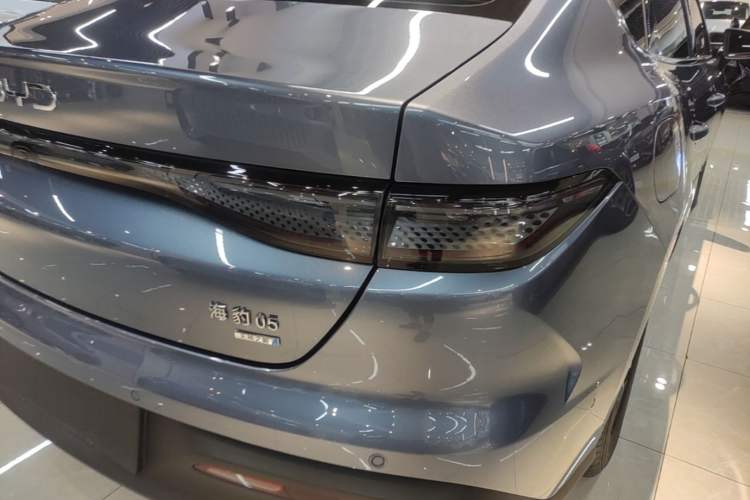 Used BYD Seal 05 DM-i 2025 DM-i Intelligent Drive 120KM Flagship Model Right Rear Taillight