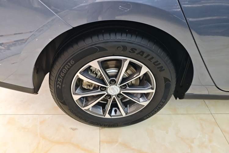 Used BYD Seal 05 DM-i 2025 DM-i Smart Drive 55KM Luxury Model Right Rear Wheel Hub