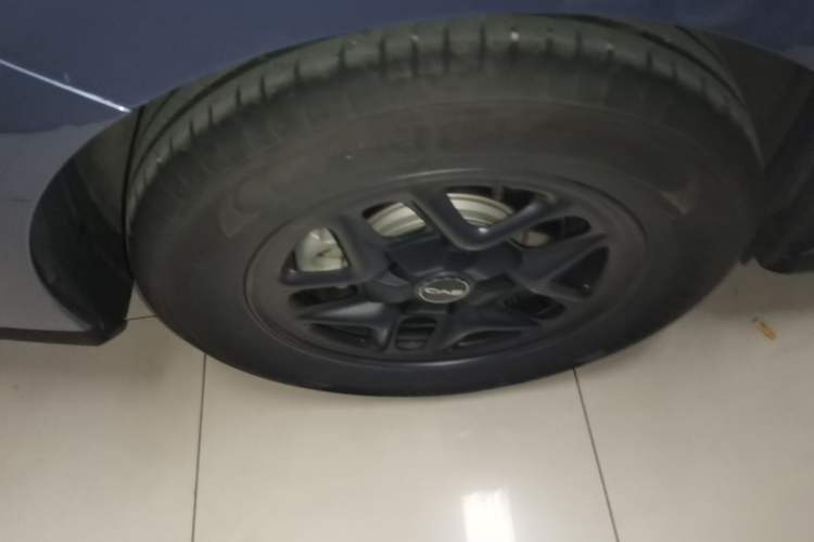Used BYD Seal 05 DM-i 2025 DM-i Smart Drive 55KM Luxury Model Right Rear Wheel Hub