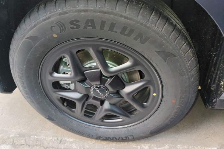 Used BYD Seal 05 DM-i 2025 DM-i Smart Drive 55KM Luxury Model Right Rear Wheel Hub