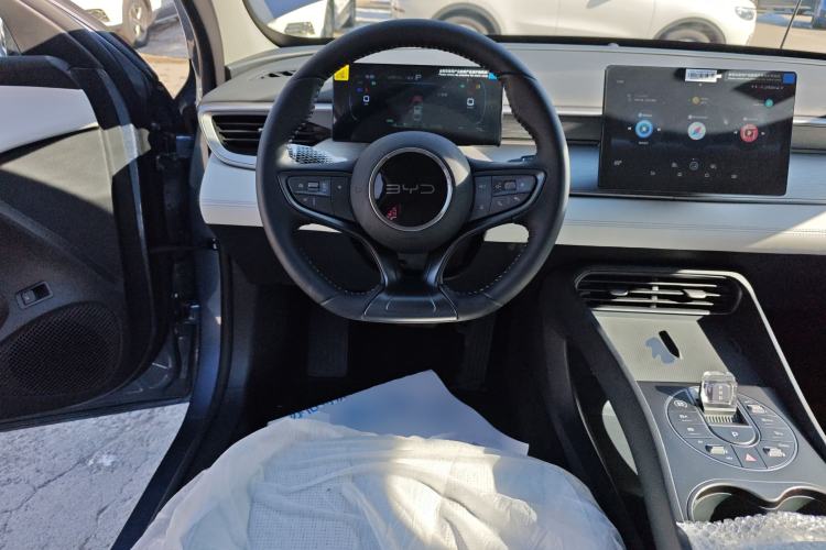 Used BYD Seal 05 DM-i 2025 DM-i Smart Drive 55KM Luxury Model Steering Wheel